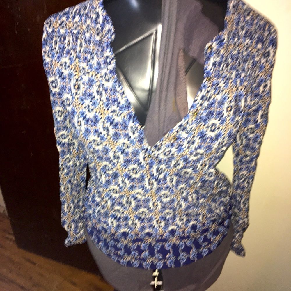 Daniel Rainn S split neck boho blue floral blouse
